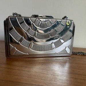 VINTAGE BONWIT TELLER ITALIAN SILVER TONE HARD SHELL EVENING CLUTCH